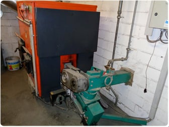 Holzschnitzelheizung