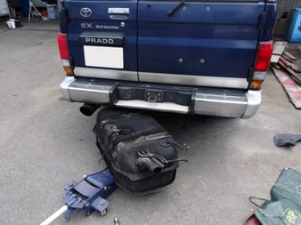 ランドクルーザープラド70系 燃料ライン交換