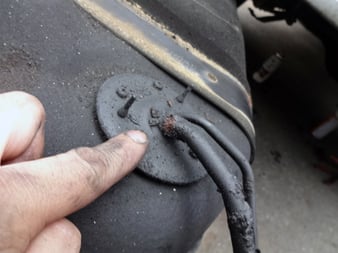 ランドクルーザープラド70系 燃料ライン交換