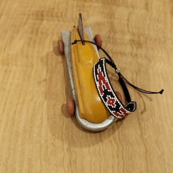 Bracelet manchette stylisé pour homme ou femme, fait à la main