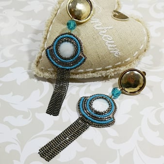 perles brodées Lunéville bijou