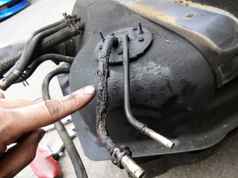 ランドクルーザープラド70系 燃料ライン交換