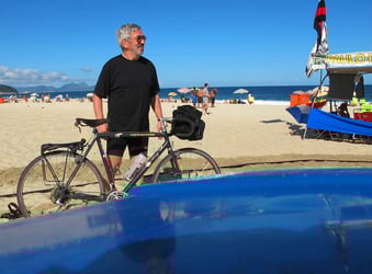 im Hintergrund der Zuckerhut