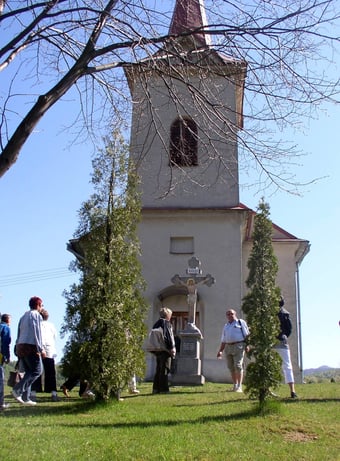 Cerkiew murowana poświęcona św. Dymitrowi Męczennikowi we wsi Obručne na Słowacji, widok od wejścia (fot. Anna Bożek) 