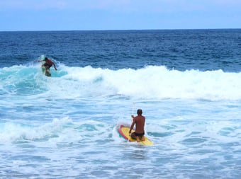 die Wellen waren mehr 3 m hoch und lang auslaufend
