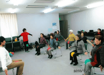 音楽に合せての体操