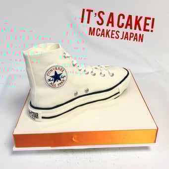 スニーカー立体ケーキ【誕生日/イベント/オーダーメイドケーキ】