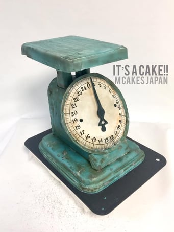 はかり型立体ケーキ【誕生日/イベント/オーダーメイドケーキ】カタチ/デザイン