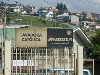 Hier ist sogar die Autowäsche "katholisch"