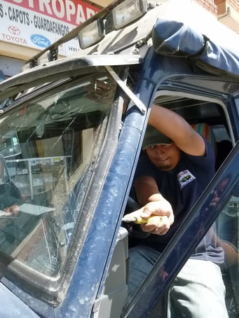 Hilfe, da macht einer die Scheibe...