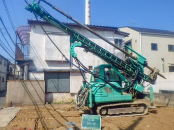 コラム破砕施工機