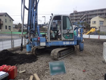 小口径鋼管引抜き施工機