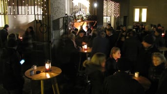 Nach der Christmette am 24.Dezember nahmen sich viele Messbesucher nochmals die Zeit bei Punsch und Keksen den Heiligen Abend ausklingen zu lassen.