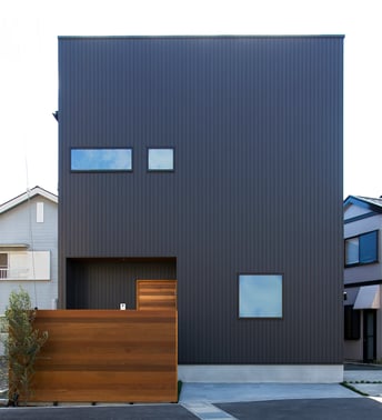 ハコイエの木製目隠し板の画像