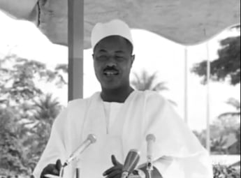 Le Président Ahidjo prononce son discours