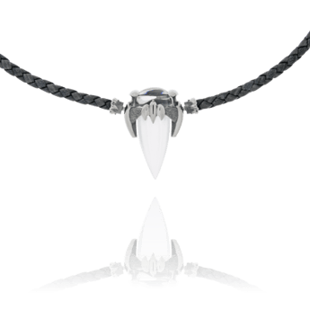 Ledercollier mit einem Gremlin Anhänger in Weissgold und einem Bergkristall, angefertigt von der Goldschmiede OBSESSION Zürich und Wetzikon