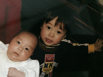 ちょっと二重アゴ。お兄ちゃんと♡