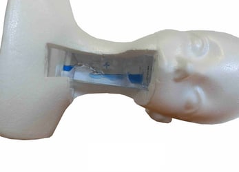 完全側臥位で頭を下げると唾液は肺に入れない