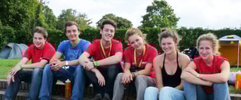 Junge Erwachsene aus einer NAJU-Jugendgruppe