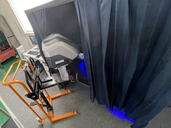 測定ヘッドをハンドリフトに取り付け