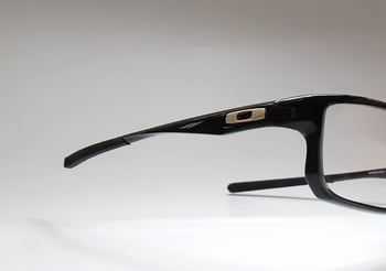 OAKLEY（オークリー）の新作フレームVOLTAGE（ボルテージ）のご紹介です。