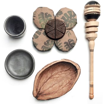 Kokosbluetenzucker Dose mit Kokosnuss und braunem Zucker