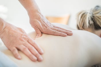 zahlreiche Rücken- und Gelenkschmerzen erfolgreich behandeln