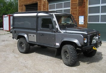 Zusatzfilter Kraftstoff Ansaugluft Kühlung Motor Getriebe Sichtschutz Fahrgastraum Stauraum Fahrzeug Sandblech Reserveräder Kraftstoffkanister Zusatzscheinwerfer Stoßstangen Karosserieschutz Karosserieumbauten Fahrzeugverlängerung Hubdächer Reisefahrzeuge