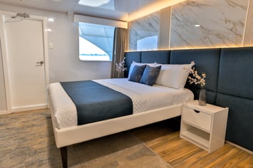 Upper Deck Cabin on board the vessel Galaxy Diver II - Galapagos Shark Diving