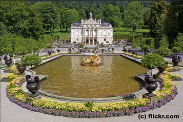 Freitag: Besichtigung von Schloss Lindenhof, das Lieblingsschloss von König Ludwig II.