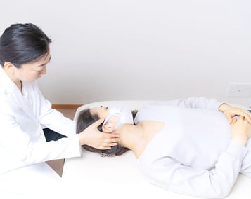 女性院長の整体