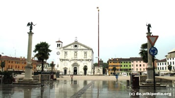 Samstag: Von unserem Hotel in Grado geht es zuerst nach Palmanova, wo wir eine kurzen Rundgang durch die Altstadt machen.
