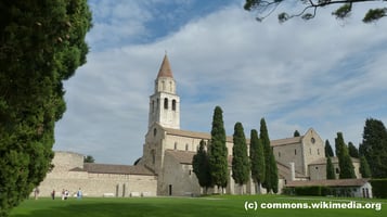 Donnerstag: In Aquileia besuchen wir den alten Dom mit seinem berühmten Mosaikboden und den Fresken in der Krypta.