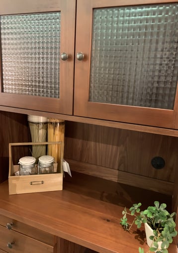 キッチンボード　食器棚　ナチュラル　北欧　カップボード　レトロ　コモット　インテリア　栃木県家具　東京デザインセンター