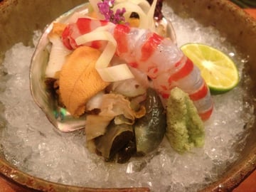 あわび　車海老　うにの盛り合わせ（15,000円税サ別）の料理より