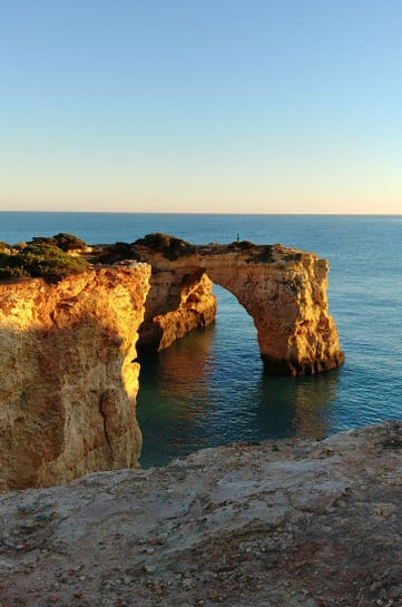 praia-de-albandeira-lagoa-porches-algarve