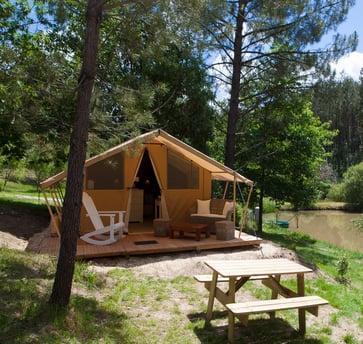 glamping in dordogne camping etang de bazange