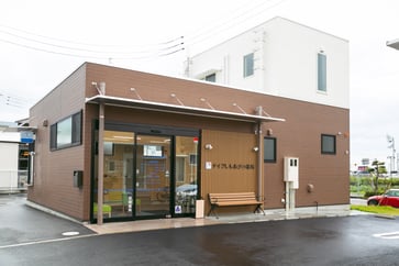 テイクえくび薬局社屋
