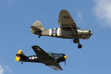 Was für Augen und Ohren: North American AT-6 Texan und Stinson AT-19 Reliant (Foto: Stefan Schmoll)