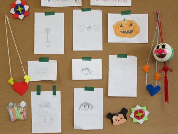 子ども達の絵も飾ってます!