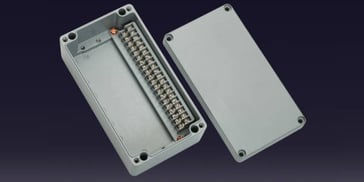 Gehäuse mit Reihenklemme