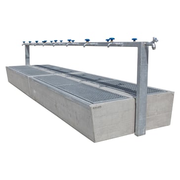 Shoe washing station above-ground