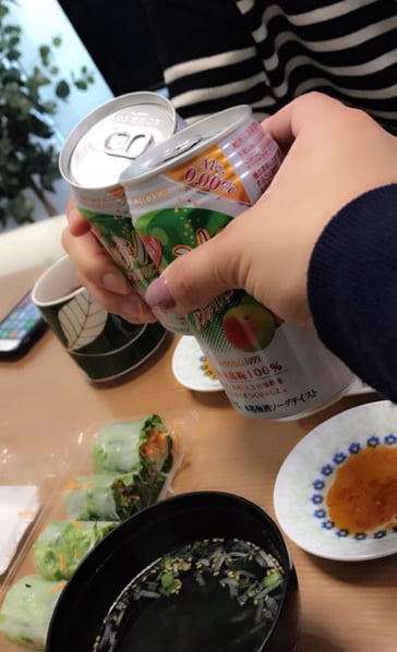 乾杯！ノンアルで（フタもあけずに）新年を祝う♪