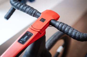 Das Design schafft einen fließenden Übergang von Oberrohr und Vorbau.