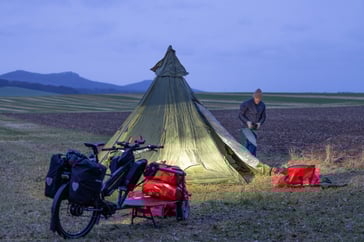 Velopreneur Gunnar Fehlau startet auf einjährige Deutschlandreise mit E-Cargobike und Zelt ©pd-f — Kay Tkatzik