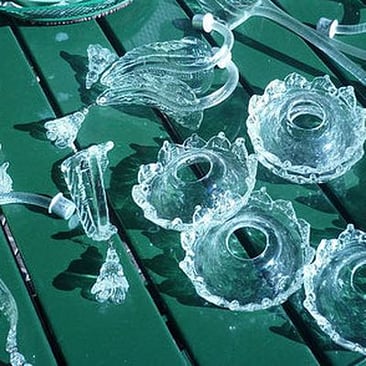Ricambi per lampadari con coppe finali e mazze in vetro di Murano realizzati a mano dai maestri vetrai veneziani.