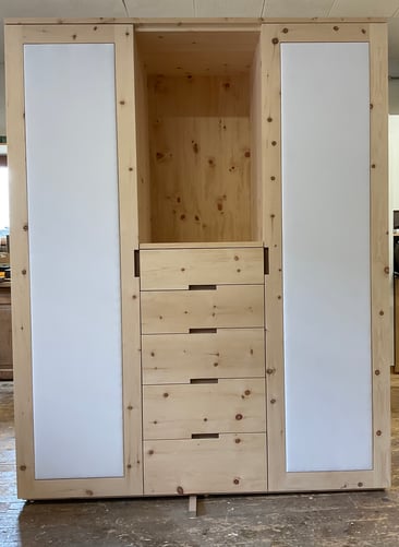 Arvenschrank Engadin