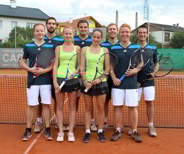 Oö. Mixed Landesmeister 2014: (hi. v. li.) Joachim Sommer, Michaal Grundner, Stefan Scharnreitner, Thomas Froschauer, (vo. v. li.) Thomas Hinteregger, Christina Koppenberger, Nadja Ramskogler, Stefan Hinterleitner