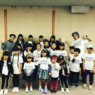 2019年熊本はあもにいにてグロウスチャリティーマルシェ＆バザーに出演！元気いっぱいダンスを披露してくれました