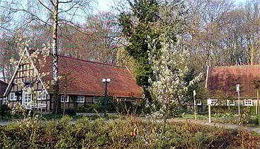 Auch diese schönen Fachwerkhäuser gehören zum Ludwig-Windthorst-Haus - für Seminare und Freizeit.